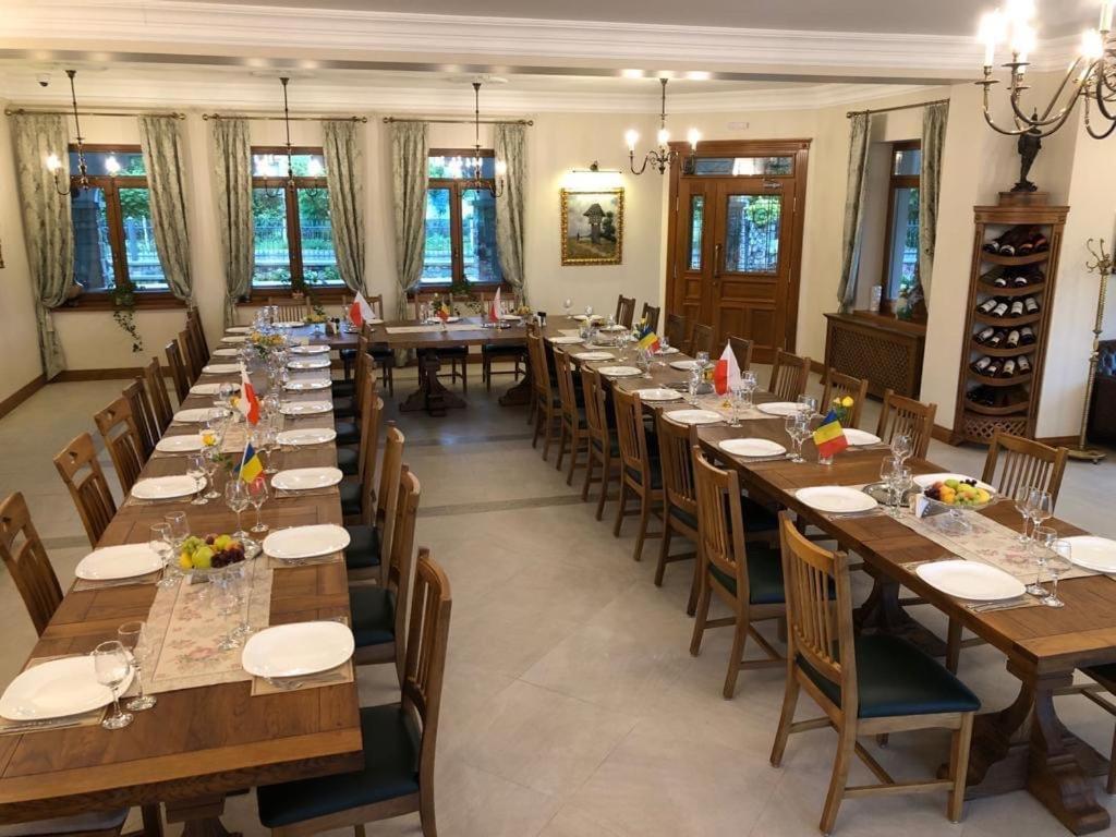 Conacul Cornu 1945 Hotel Cornu de Jos Ngoại thất bức ảnh